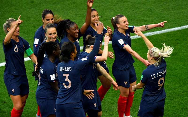 法国vs巴西女足